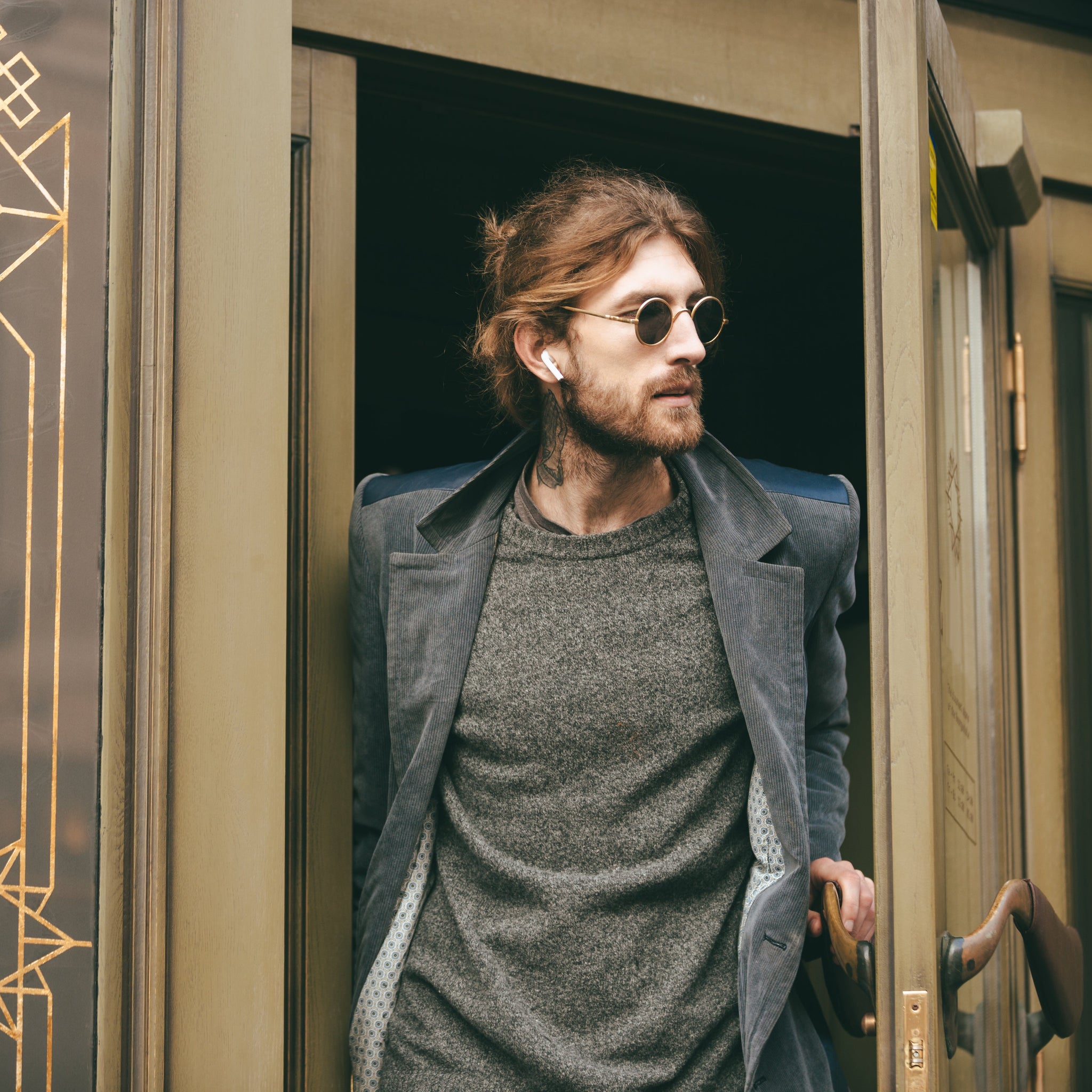 Elevate Your Look: How the Right Men's Watch Completes Your Outfit